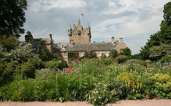 Cawdor Castle, famously linked to Shakespeare's Macbeth. NeilMewes@unsplash