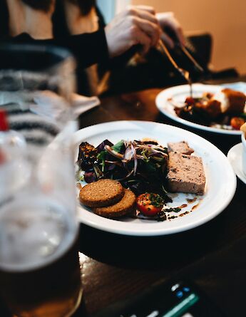 Hearty Highland pub dinner. Scalfoni@pexels