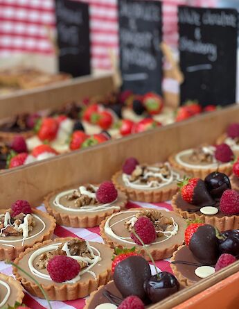 Cotswold Farmers’ Market Tarts. JonnyGios@unsplash