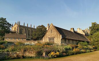 New College Cloisters and Garden, Oxford. Yohantha Gunawarna@pexels