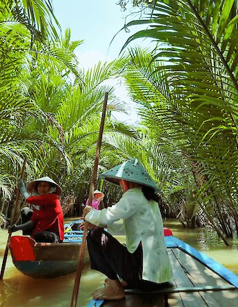 Traditional coconut boat ride. Rushikesh Patil@pexels