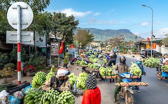 Morning market in Da Lat. QuangNguyenVinh@pexels