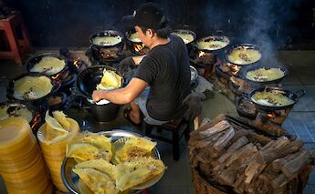 Vietnamese street food. Quang-nguyen-vinh@pexels