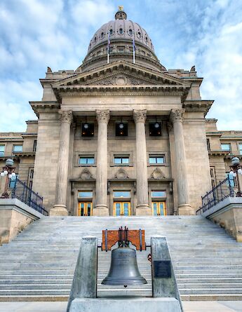 Bell outside the Idaho Capitol Building, Boise, Idaho, USA. David Lee@Flickr