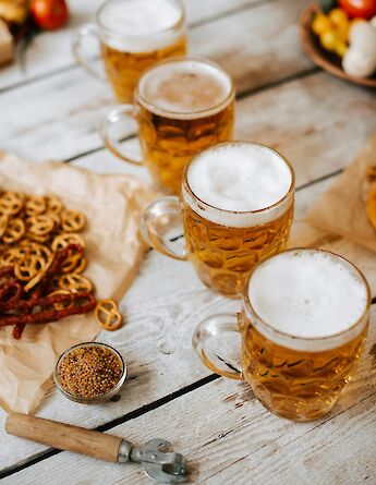 Craft beer and pretzels. Katerynah Liznitsova@Unsplash