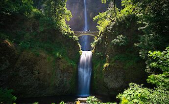 Multnomah Falls, Oregon, USA. Sean D'Auria@Unsplash