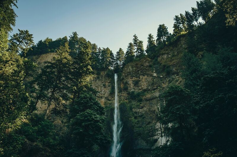 Multnomah Falls, Oregon, USA. Luke Flynt@Unsplash