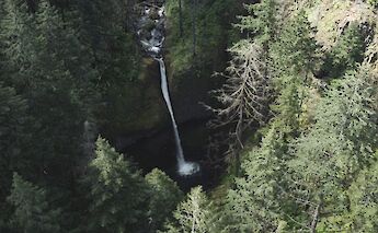 Cascading waterfall, Oregon, USA. CC:Ebike Multnomah Falls
