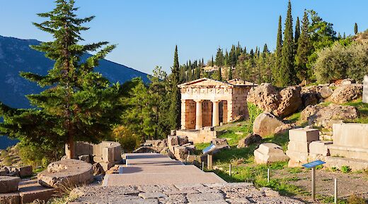 Ancient ruins in Delphi. toABB
