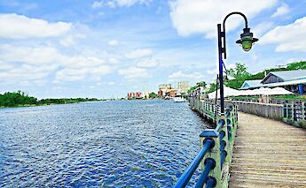 Cape Fear Riverwalk, Wilmington, North Carolina, USA. Kevin Dunlap@Unsplash