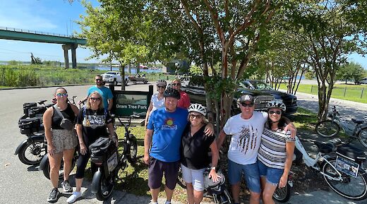 Group photo under a tree, Wilmington, North Carolina, USA. CC:TO