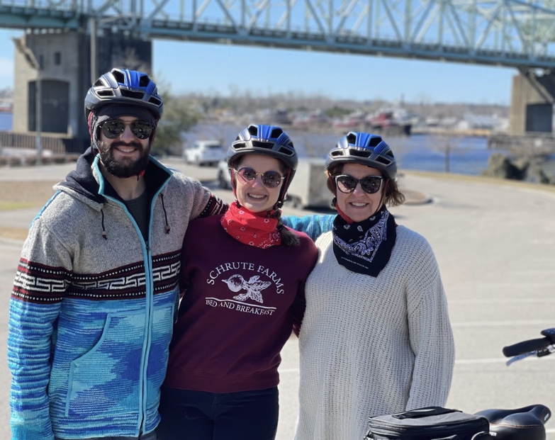 Photo opportunity at the Cape Fear Memorial Bridge, Wilmington, North Carolina, USA. CC:TO