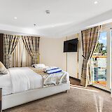 Owner Suite, Nebu, Bike and Boat Tour