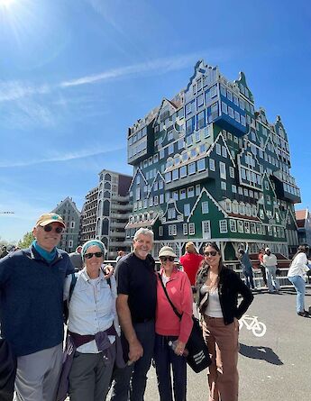 Bike tour group by the Inntel Hotel, Zaandam, Amsterdam e-bike tour. CC:TO