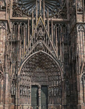 Close up of Strasbourg Cathedral, Strasbourg bike tour, France. Snap Wander@Unsplash