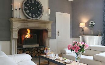 Relaxing lounge area in a historic hotel. toST