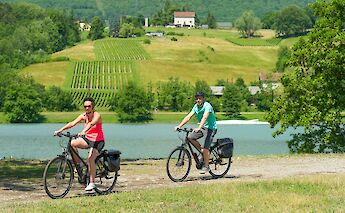 Riding through the Rhône Valley countryside. toST