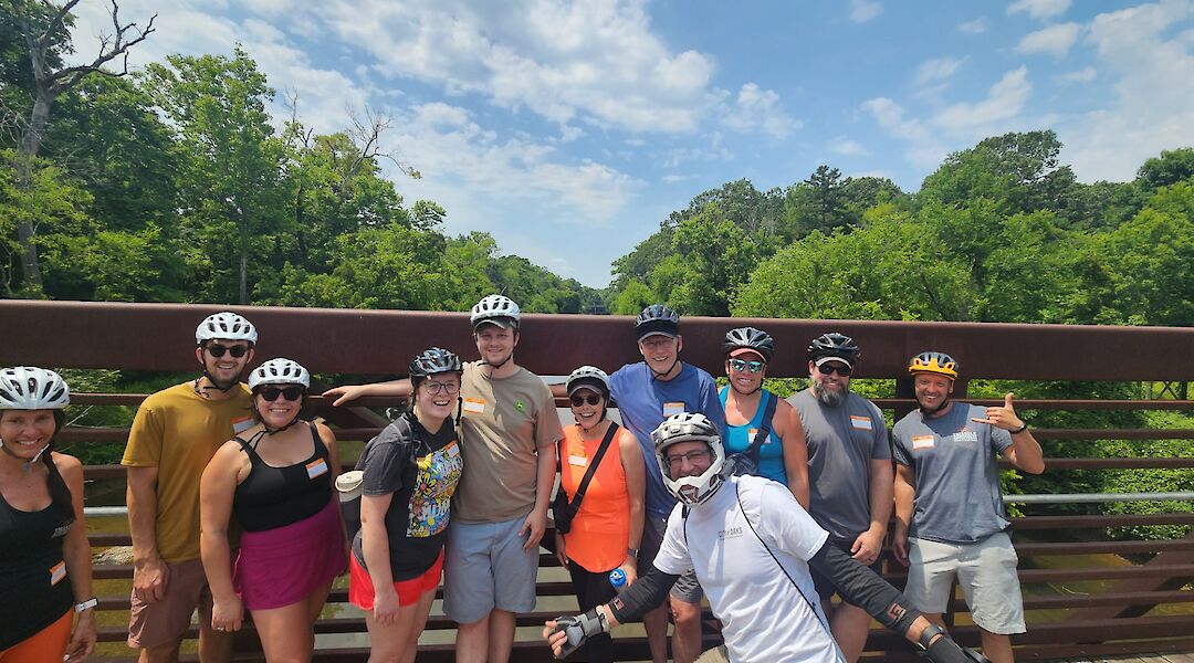 Bike tour group on the Mountains-to-Sea trail, Raleigh, USA. CC:TO