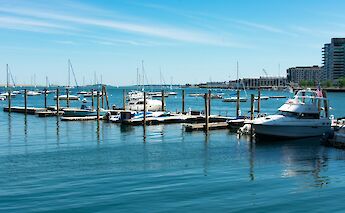 Boats in Boston Harbor, Massachusetts, USA. Ran Cui@Unsplash