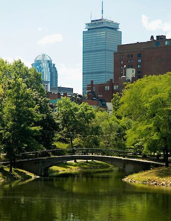 Bridge in the Boston Public Gardens, Massachusetts, USA. Getty Images@Unsplash