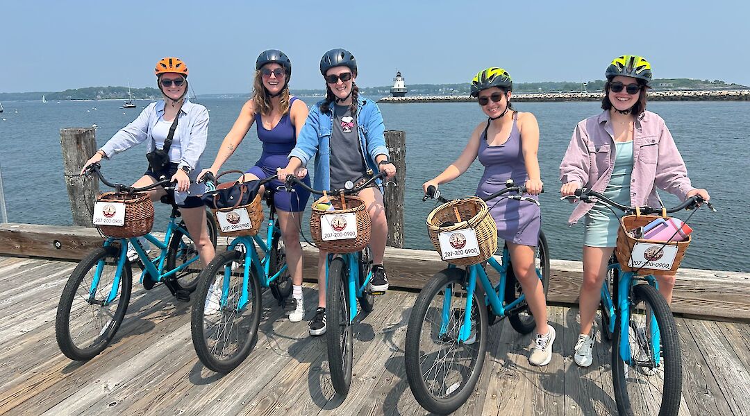 Bike tour group in Portland, Maine, USA. CC:TO