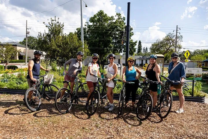 Bike tour group ready to explore Orlando, Florida, USA. CC:TO