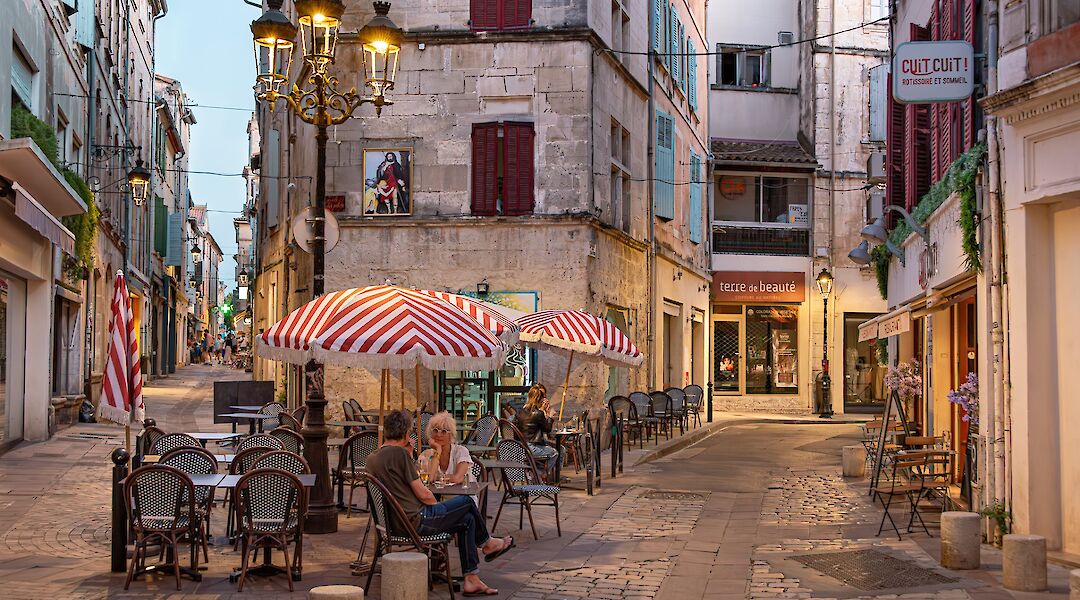 Outdoor café in Arles. JorgeFranganillo@flickr