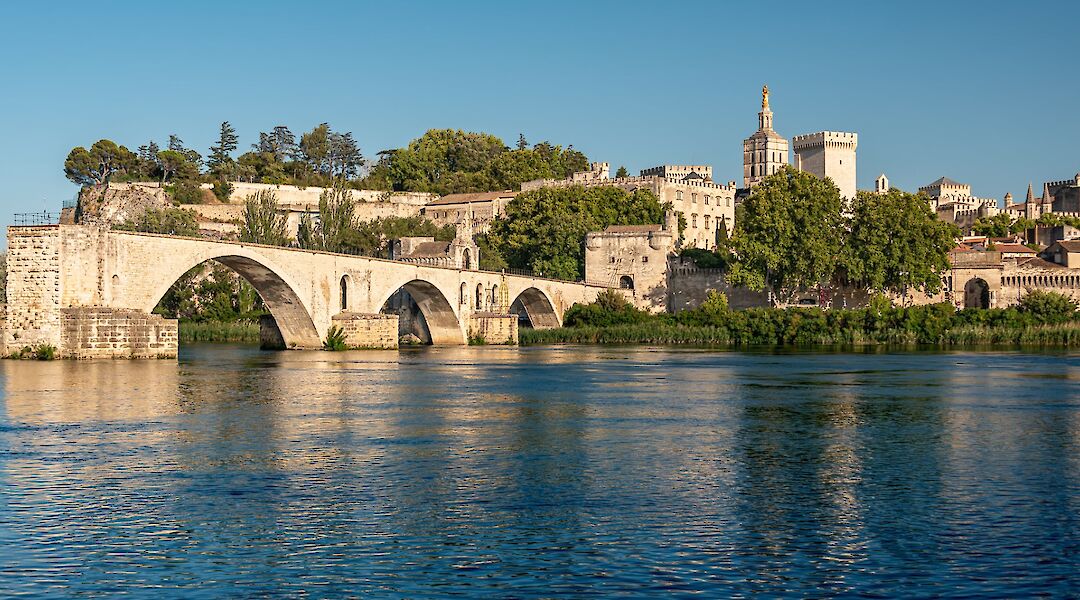 Pont Saint-Bénézet (Pont d'Avignon) and the Palace of the Popes. JorgeFranganillo@flickr