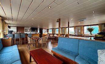 Lounge, Clair de Soleil, Bike and Boat Tour