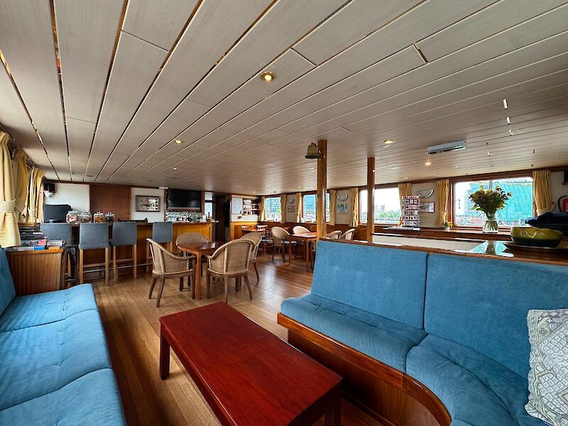 Lounge, Clair de Soleil, Bike and Boat Tour