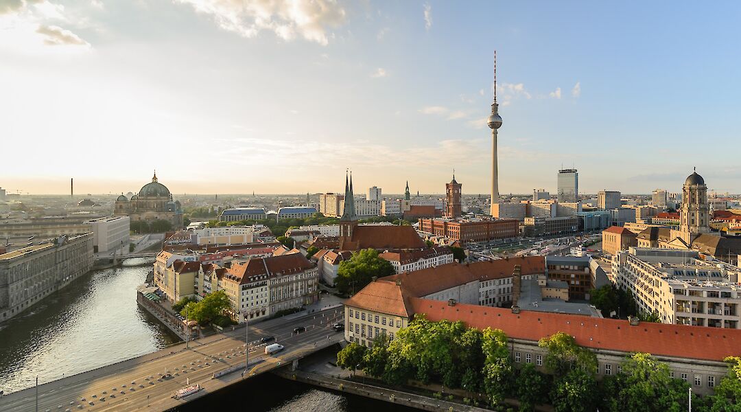 Berlin skyline along the River Spree. Mitte@pixabay