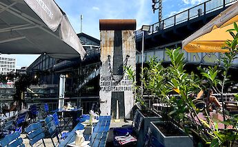 Remnants of the Berlin Wall along Berlin's waterfront. Sternschnuppe@Flickr
