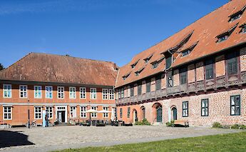 Bleckede Castle. WolfgangWeiser@unsplash