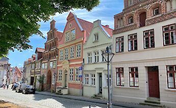 Historic streetscape in Lüneburg's Old Town. PieterVanDeSande@pexels