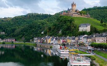 Cochem and Reichsburg Castle on the Mosel. toBBT