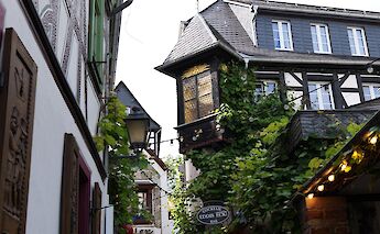 Historic wine town of Rüdesheim. toBBT