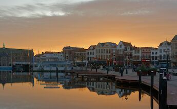 Leiden’s waterfront at sunset. ariefusuf@pixabay