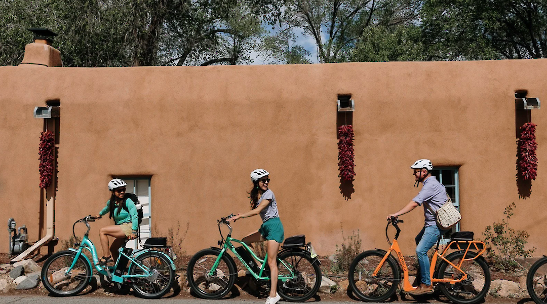 Bike tour group ready to discover Santa Fe, New Mexico, USA. CC:TO