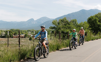 Cycling in the Taos countryside, New Mexico, USA. CC:TO