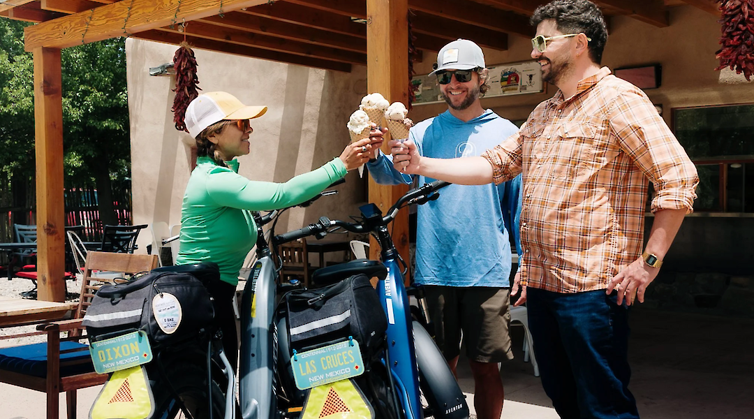 Ice creams after the e-bike tour at Taos Cow, New Mexico, USA. CC:TO