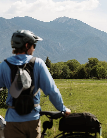 Views of the mountains on the Taos e-bike tour, New Mexico, USA. CC:TO