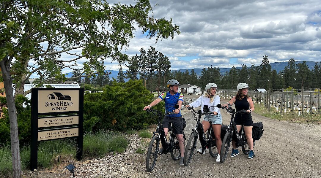 Arriving on the e-bikes at Spearhead Winery. CC:TO