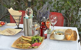 Bistro lunch at Meadow Vista Honey Wines. CC:TO