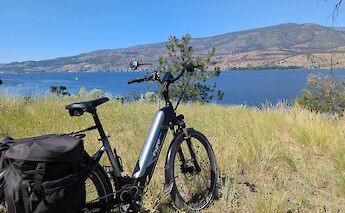 Views of the Okanagan Lake from the bike. CC:TO
